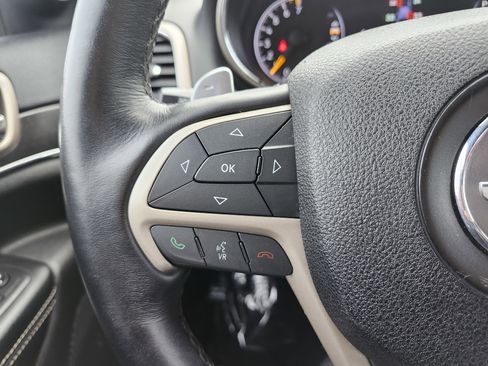 Used 2015 Jeep Grand Cherokee Limited w/ Luxury Group II image 42