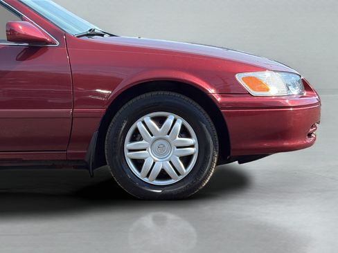 Used 2001 Toyota Camry LE w/ Value Pkg 3 FWD image 28