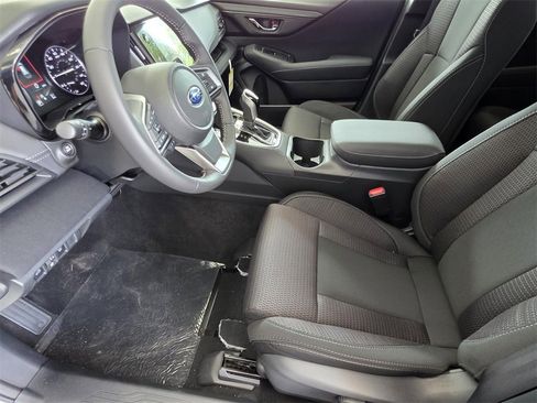 Used 2025 Subaru Outback Premium image 8