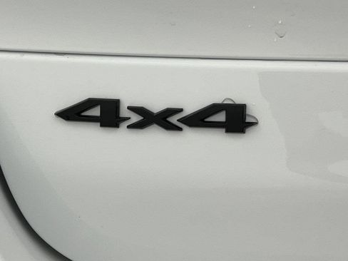 New 2025 Jeep Grand Cherokee L Altitude image 11