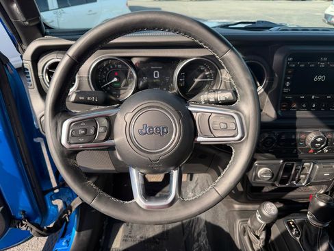 Used 2022 Jeep Wrangler Unlimited Sahara w/ Cold Weather Group image 24