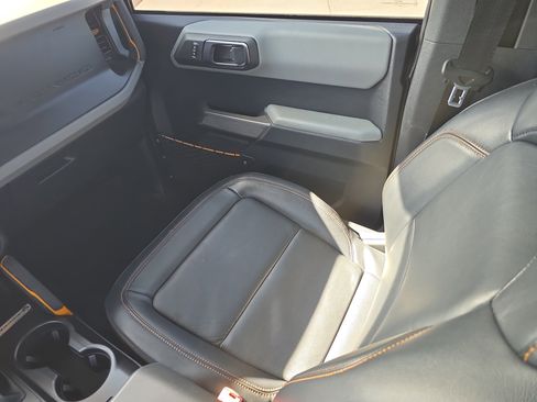 Used 2023 Ford Bronco Badlands w/ Sasquatch Package AWD/4WD image 15