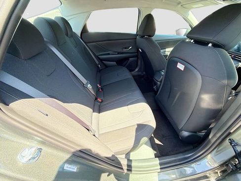 New 2026 Hyundai Elantra SE FWD image 24