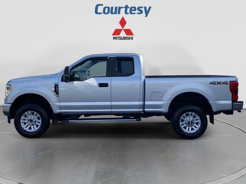 Used 2019 Ford F250 XL w/ STX Appearance Package AWD/4WD image 2