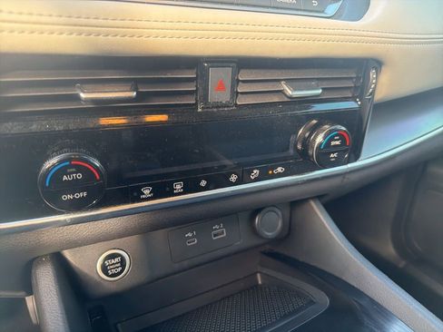 Certified 2022 Nissan Rogue SV image 37