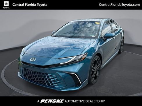 Used 2025 Toyota Camry XSE FWD image 1