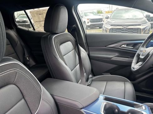 New 2025 Chevrolet Equinox EV LT w/ Convenience Package II image 10