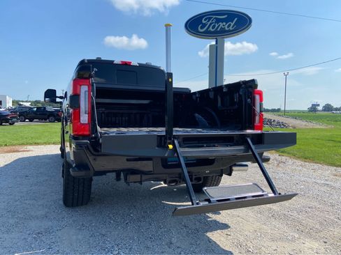 Used 2026 Ford F250 Platinum w/ FX4 Off-Road Package AWD/4WD image 8