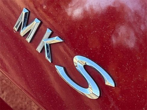 Used 2013 Lincoln MKS image 8
