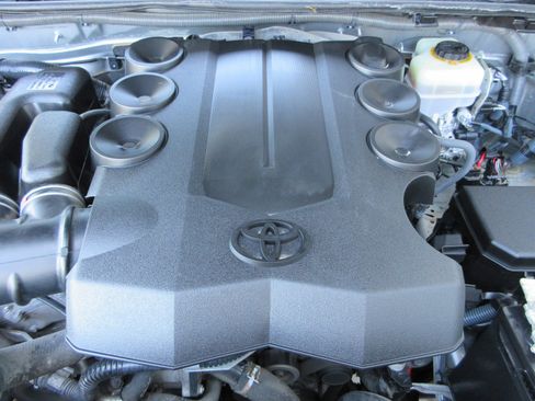 Used 2015 Toyota 4Runner Limited AWD/4WD image 49