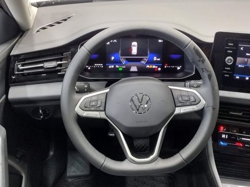 New 2026 Volkswagen Jetta SE FWD image 32