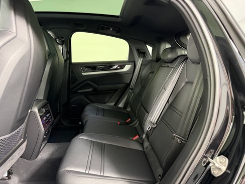 Certified 2026 Porsche Cayenne E-Hybrid Coupe AWD/4WD image 16