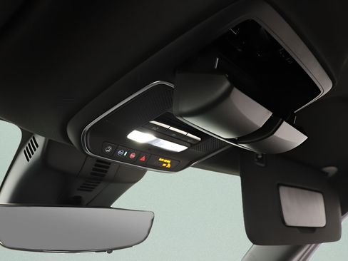Used 2025 Chevrolet Traverse RS AWD/4WD image 18