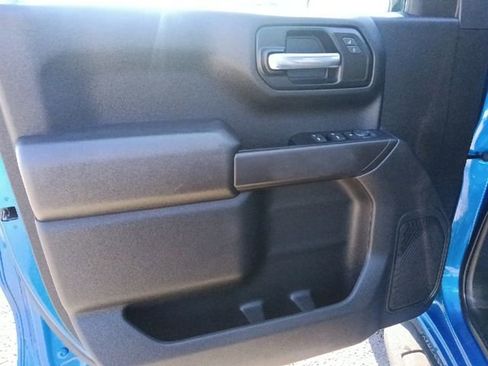 Used 2023 Chevrolet Silverado 1500 Custom Trail Boss w/ LPO, Dark Essentials Package image 11