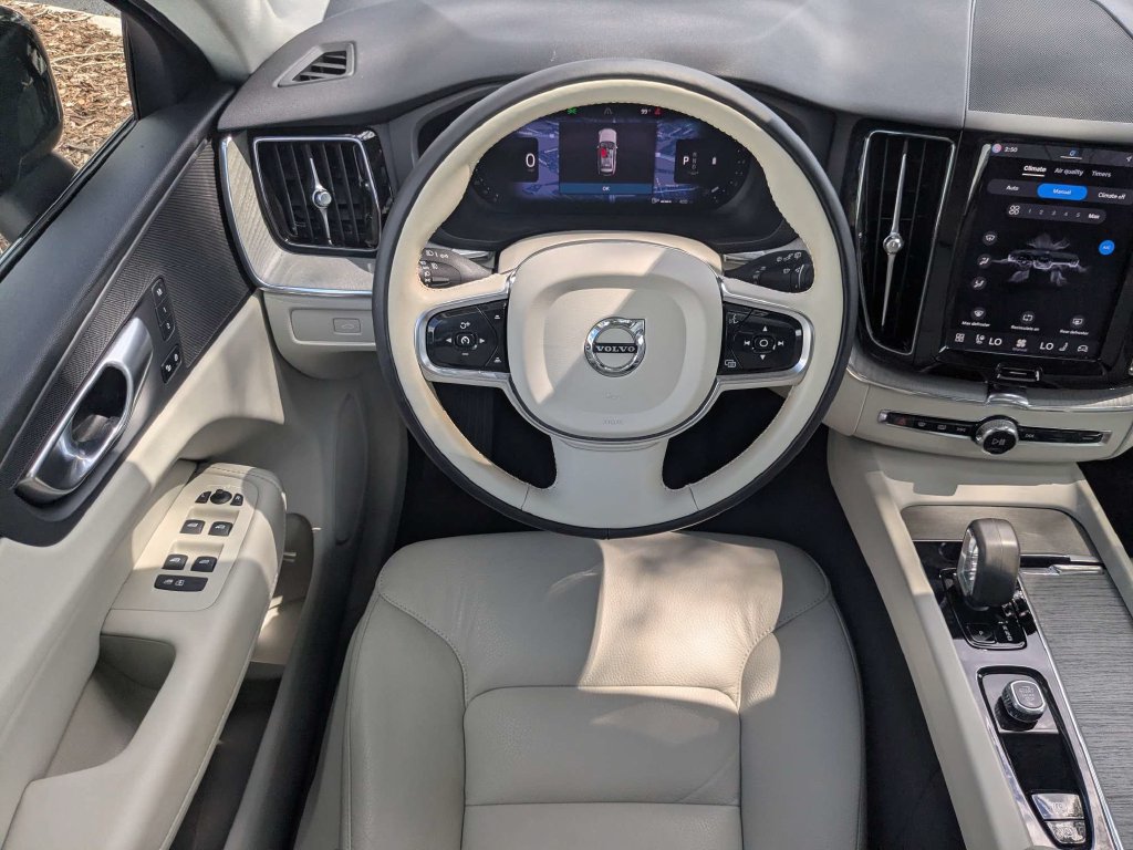 Certified 2024 Volvo XC60 B5 Plus w/ Protection Package Premier AWD/4WD image 22