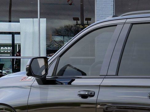 New 2026 Chevrolet Suburban Z71 w/ Z71 Off-Road Package image 12