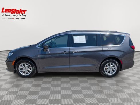 Used 2022 Chrysler Pacifica Touring-L image 2