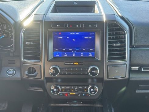 Used 2020 Ford Expedition Limited image 14