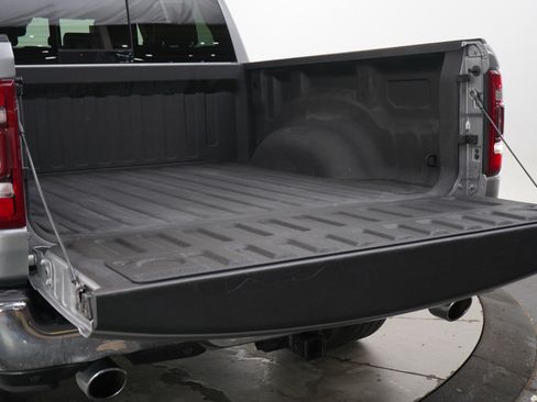 Used 2019 RAM 1500 Limited AWD/4WD image 9