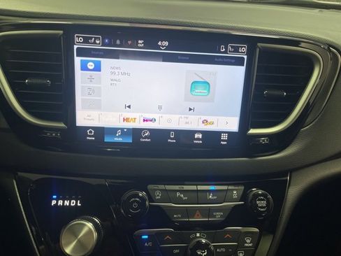 New 2025 Chrysler Voyager LX image 19