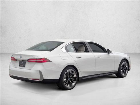 New 2026 BMW 530i xDrive w/ Premium Package image 2