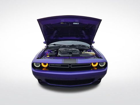 Used 2019 Dodge Challenger SXT RWD image 15