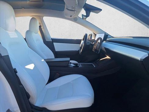 Used 2021 Tesla Model Y Long Range image 20