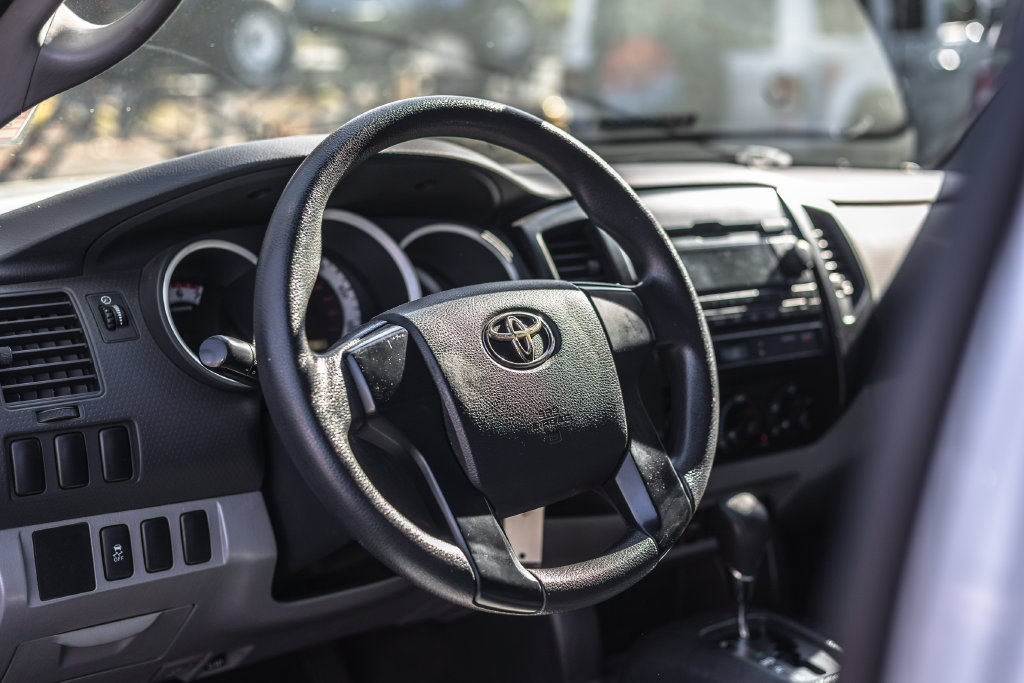 Used 2012 Toyota Tacoma 2WD Regular Cab image 9