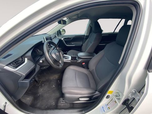 Used 2023 Toyota RAV4 LE AWD/4WD image 9