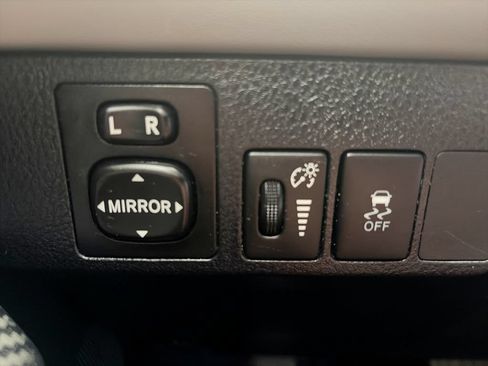 Used 2013 Toyota RAV4 LE FWD image 18
