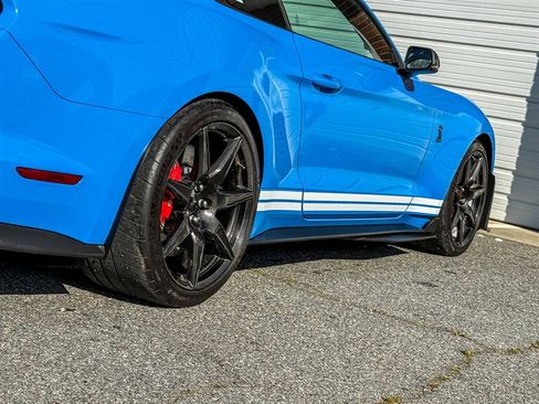 Used 2022 Ford Mustang Shelby GT500 w/ Carbon Fiber Track Pack image 37