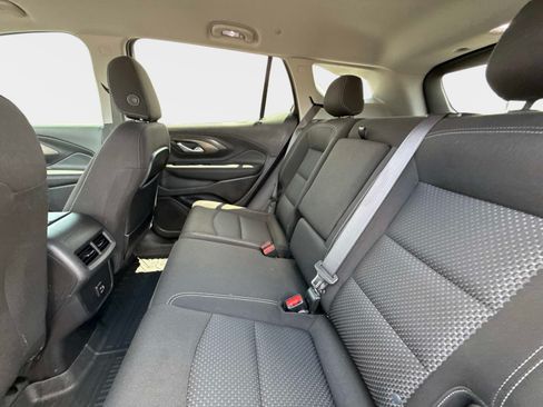 Used 2024 GMC Terrain SLE w/ Driver Convenience Package FWD image 15