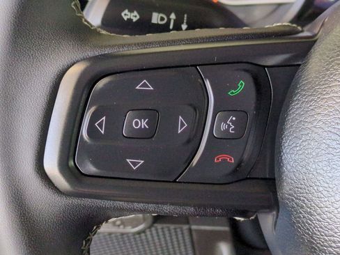 Used 2025 Jeep Wrangler Unlimited Rubicon image 14