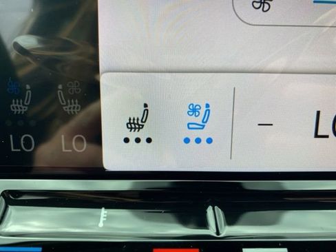 New 2026 Volkswagen Atlas SE image 3