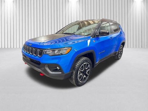 Certified 2024 Jeep Compass Trailhawk AWD/4WD image 13