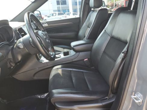 Used 2020 Jeep Grand Cherokee Altitude RWD image 22