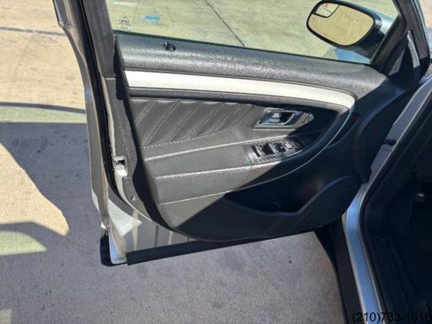 Used 2017 Ford Taurus SEL image 15