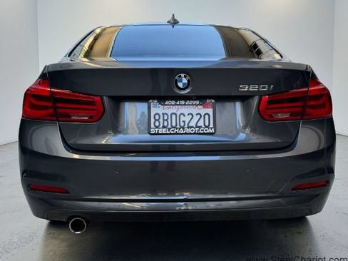Used 2018 BMW 320i Sedan RWD image 5