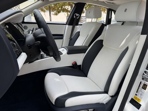 Used 2018 Rolls-Royce Ghost RWD image 12