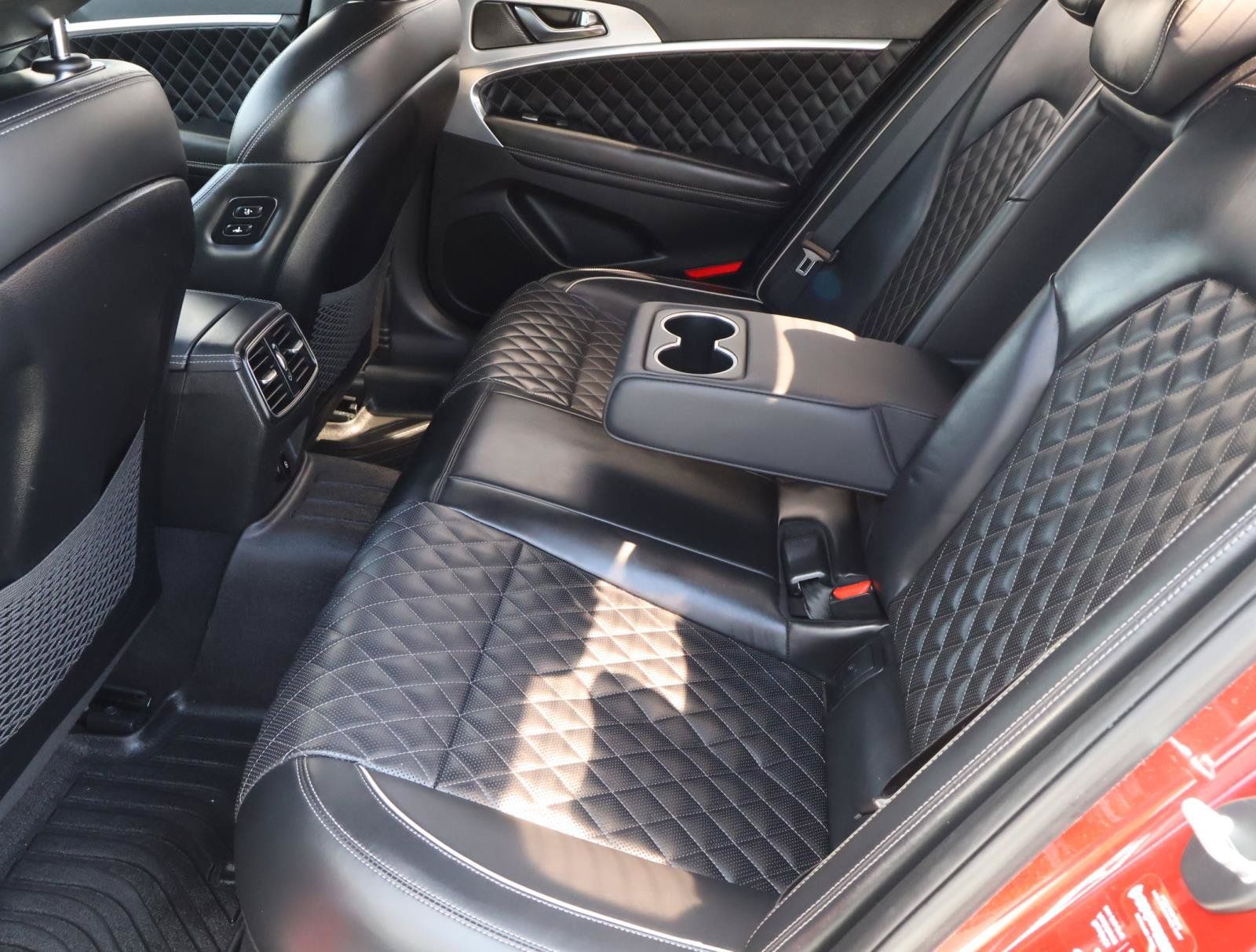 Used 2020 Genesis G70 3.3T w/ Sport Package RWD image 21