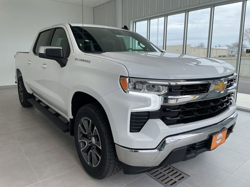 Used 2024 Chevrolet Silverado 1500 LT image 7