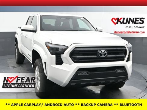 Used 2024 Toyota Tacoma SR5 AWD/4WD image 1