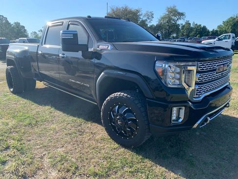 Used 2022 GMC Sierra 3500 Denali AWD/4WD image 4