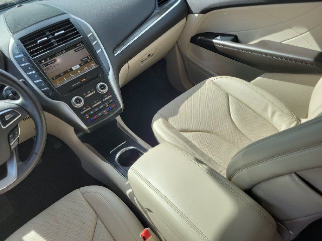 Used 2017 Lincoln MKC Reserve w/ Lincoln MKC Climate Package AWD/4WD image 27
