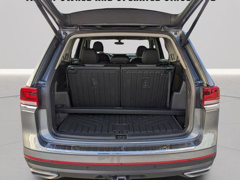 Used 2023 Volkswagen Atlas SE w/ Black Wheel Package FWD image 10