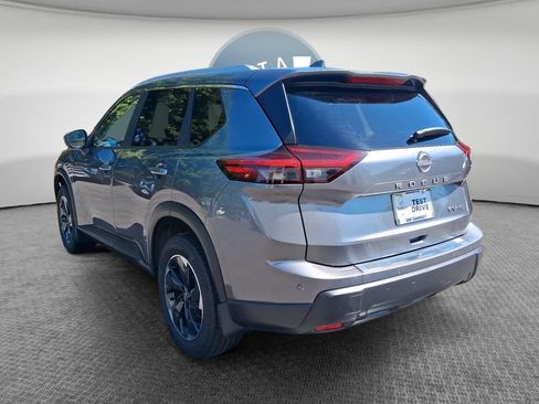 Used 2024 Nissan Rogue SV w/ SV Premium Package AWD/4WD image 6