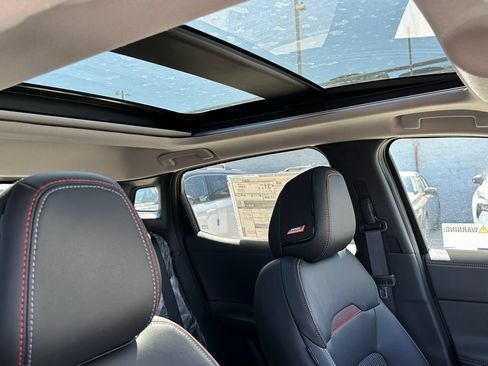 New 2026 Nissan Kicks SR w/ SR Premium Package FWD image 17