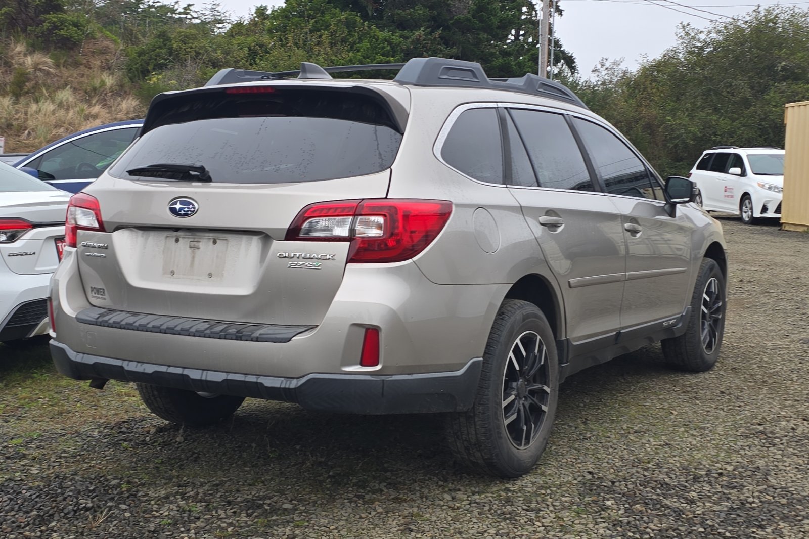 Used 2017 Subaru Outback 2.5i Premium AWD/4WD image 5