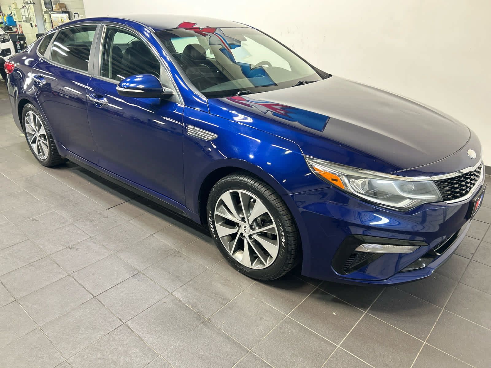 Used 2019 Kia Optima S FWD image 2