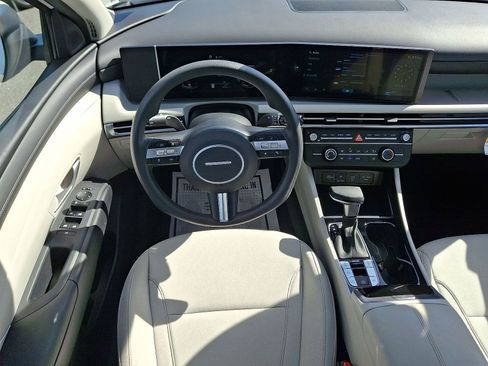 Used 2025 Hyundai Tucson SE image 26